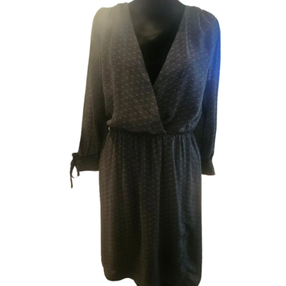 H&M Black Plunge Neck Bishop Sleeve Dress - Picture 3 of 9